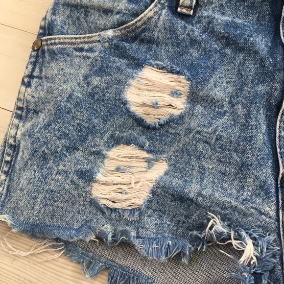VTG Wrangler Cut Off Denim Shorts Fray Distressed - Picture 4 of 8